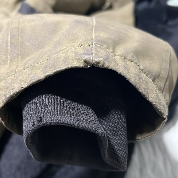 Canada goose jacket-army green, Women’s size large. - Picture 8 of 9